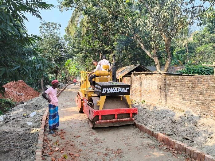 কালীগঞ্জে এলজিইডির ২কোটি ৫০ লাখ টাকার সড়কের কাজে ব্যাপক অনিয়মে ক্ষুব্ধ এলাকাবাসী