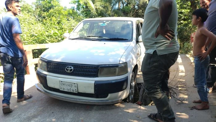 মুরাদনগরে ঝুঁকিপূর্ণ সেতুতে বড় দুর্ঘটনার আশঙ্কা