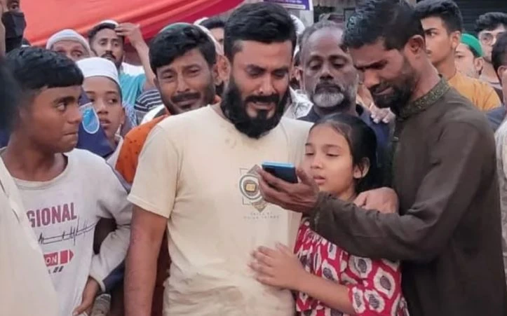 অন্তঃসত্ত্বা স্ত্রীর জানাজায় প্যারোলে মুক্তি পেলেন যুবলীগ কর্মী সুমন