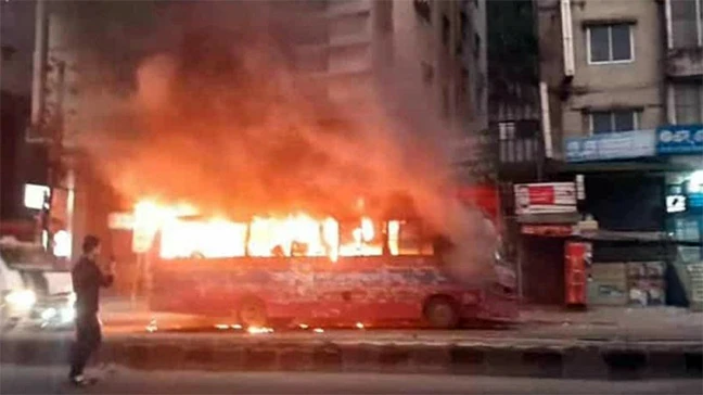 নিরাপত্তা সতর্কতায় পুলিশ, রাজধানীতে রাজনৈতিক উত্তেজনা বৃদ্ধি