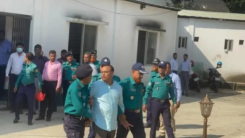 চুপ থাকুন, আপনাকেও আসামি করা হতে পারে, ট্রাইব্যুনালের শুনানিতে আসামিপক্ষের আইনজীবীকে চিফ প্রসিকিউটর