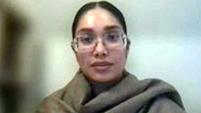 আমাদের উচিত, একে অপরকে সাহায্য করা—‘প্রথম বক্তব্যে’ তারেক রহমানের কন্যা জাইমা (ভিডিও)