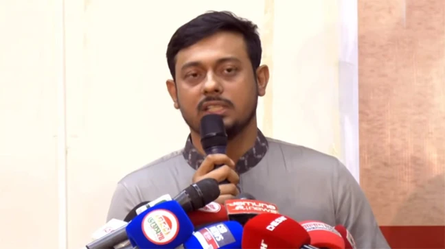 কাকে ইঙ্গিত করে পোস্ট দিলেন নাসীরুদ্দীন পাটওয়ারী