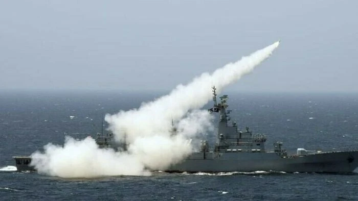 নিজস্ব প্রযুক্তিতে তৈরি জাহাজ বিধ্বংসী ব্যালিস্টিক মিসাইলের সফল পরীক্ষা চালালো পাকিস্তান