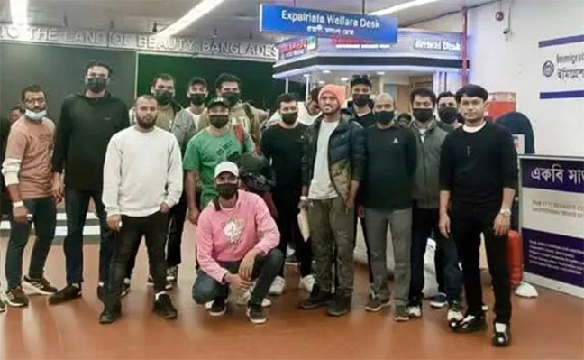 আরও ৩৯ বাংলাদেশিকে ফেরত পাঠাল যুক্তরাষ্ট্র