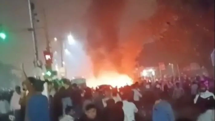 ভারতের রাজধানীতে ভয়াবহ গাড়ি বিস্ফোরণ, আগুনে পুড়ল একাধিক যানবাহন