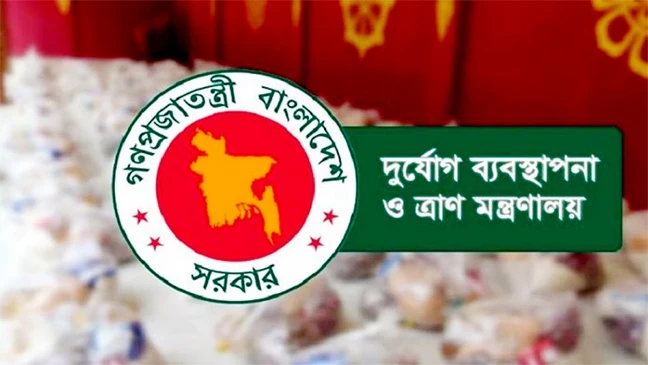 কড়াইল বস্তিতে ক্ষতিগ্রস্ত পরিবারের মাঝে ১৯০০ প্যাকেট খাবার বিতরণ