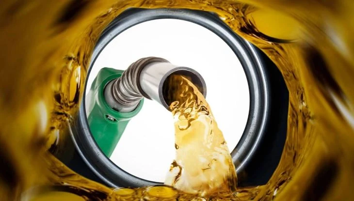 ইউক্রেন-রাশিয়া যুদ্ধবিরতির আলোচনায় বিশ্ববাজারে তেলের দাম কমলো