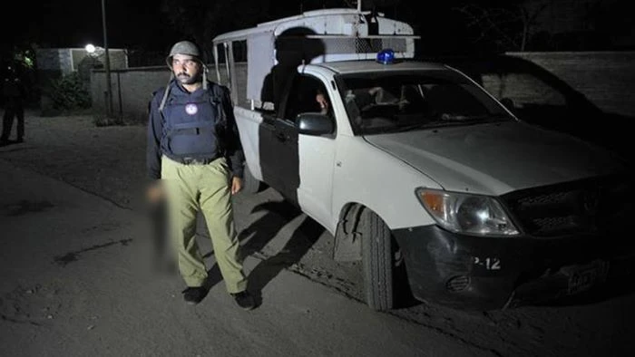 পাকিস্তানে পুলিশ গাড়িতে বিস্ফোরণ, নিহত ২