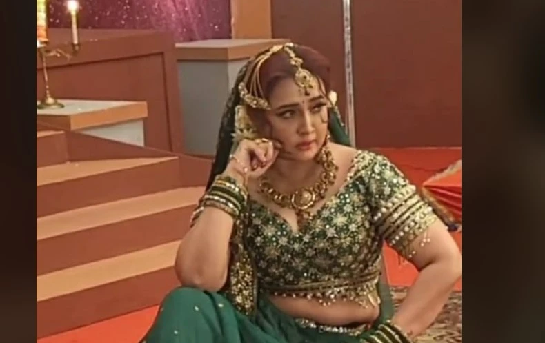 ১২ বছর পর আবার সিনেমায় ফিরলেন নায়িকা পলি