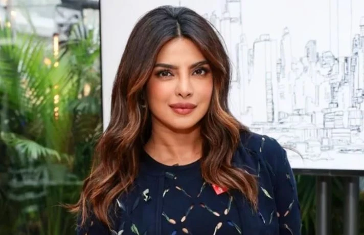 ভক্তদের জন্য চমক নিয়ে আসছেন প্রিয়াঙ্কা