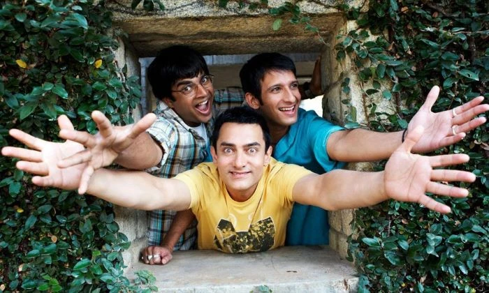 আসছে ‘থ্রি ইডিয়টস’-এর সিক্যুয়াল: আমির-কারিনা সহ থাকছেন যারা