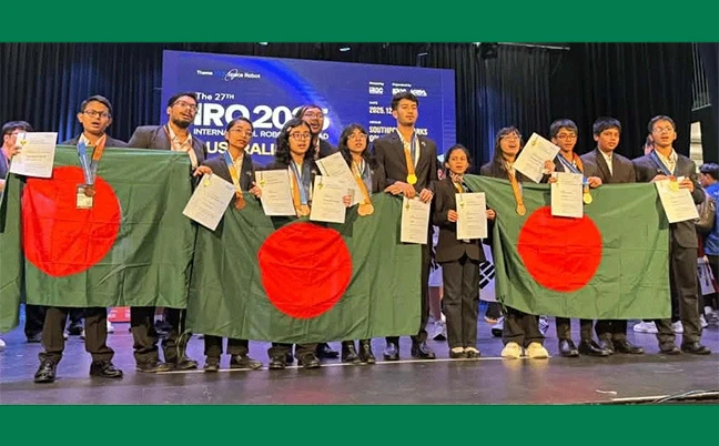 আন্তর্জাতিক রোবট অলিম্পিয়াডে বাংলাদেশের দাপট, গোল্ডসহ ১১ পদক অর্জন