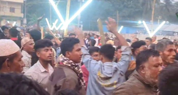 রামগতিতে জেএসডির নির্বাচনি জনসভায় যাওয়ার পথে হামলা: গুলিবিদ্ধ ২, আহত অন্তত ১৫