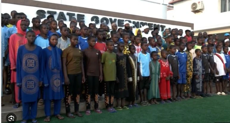 অপহরণের প্রায় এক মাস পর নাইজেরিয়ায় আরও ১৩০ শিশুকে মুক্তি