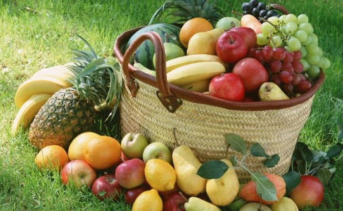 সকালে খালি পেটে ফল খাওয়া কি ক্ষতিকর? যা বলছেন বিশেষজ্ঞরা