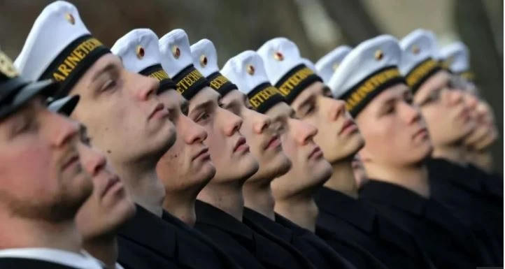 জার্মানিতে তরুণদের সামরিক প্রশিক্ষণের বিরুদ্ধে বিক্ষোভ