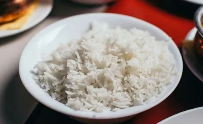 ফ্রিজের বাসি ভাত বারবার গরম করে খাওয়া কি স্বাস্থ্যসম্মত? জানুন পুষ্টিবিদের পরামর্শ