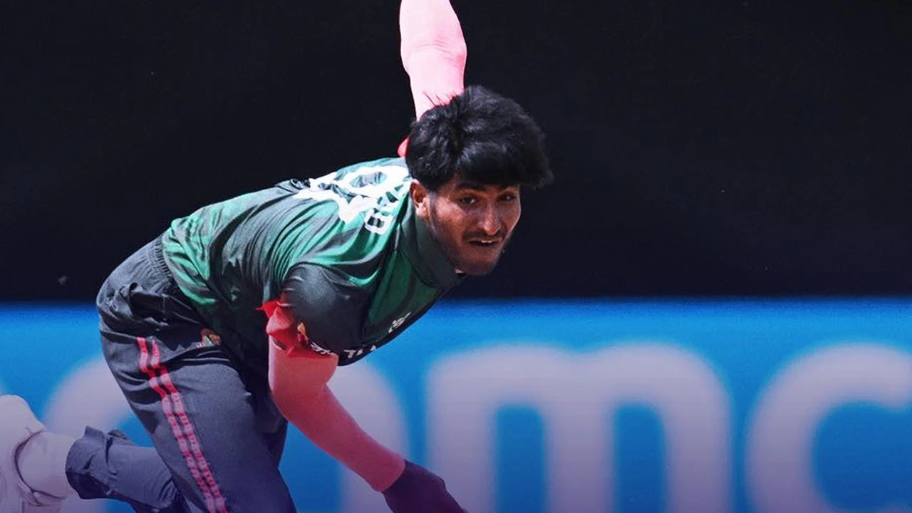 আড়াইশর আগেই ভারতকে অলআউট করল