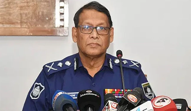 নিরপেক্ষ থেকে নির্বাচনে দায়িত্ব পালনে আইজিপির নির্দেশ