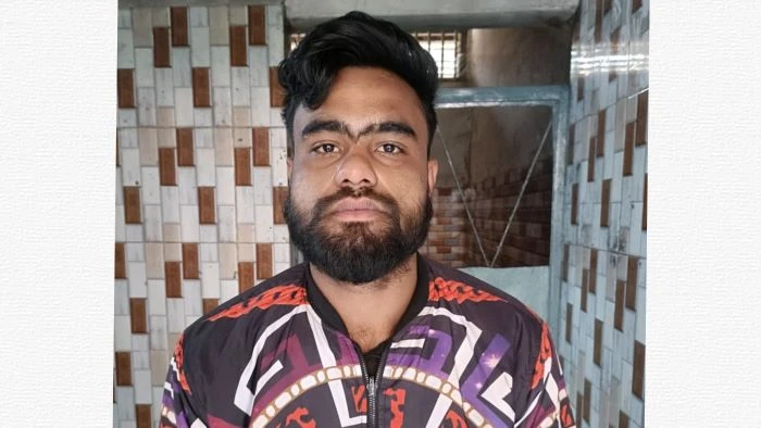 ফরিদপুরের অনাথের মোড়ে প্রকাশ্য দিবালোকে ছিনতাই : গ্রেপ্তার অভিযুক্ত যুবক