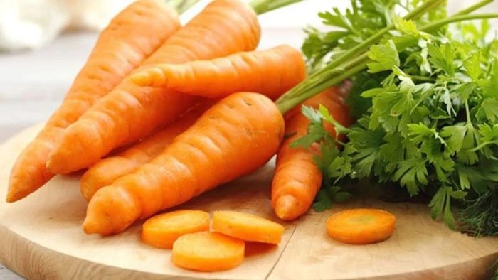 চোখ, লিভার ও হার্টের সুরক্ষায় গাজর: রোগ প্রতিরোধ ক্ষমতা বাড়াতে অনন্য এক সুপারফুড