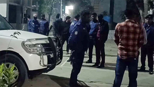 গোপালগঞ্জ জেলা ও দায়রা জজের বাসভবনে ককটেল বিস্ফোরণ