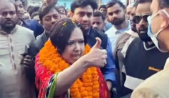 রুমিন ফারহানা বৃদ্ধাঙ্গুলি দেখানোর বিষয়ে যে ব্যাখ্যা দিলেন