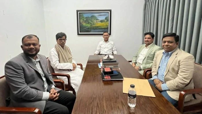 কুমিল্লা-৬ সংসদীয় আসনে বিএনপির বিদ্রোহী প্রার্থী মনোনয়নপত্র প্রত্যাহার,দিলেন নির্বাচন পরিচালনার দায়িত্ব