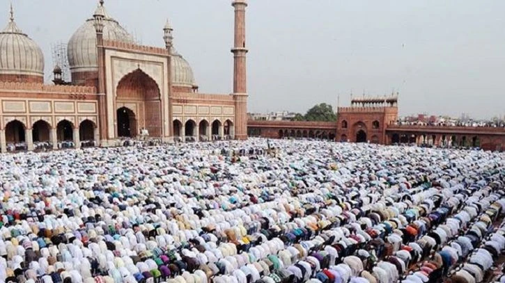 জুমার দিনে আত্মশুদ্ধি, গুনাহ মাফ এবং আল্লাহর নৈকট্য লাভের এক মহামূল্যবান সুযোগ