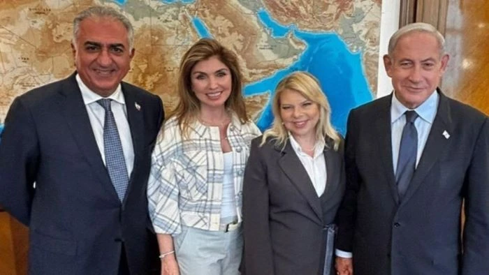 বিক্ষোভ ছড়িয়ে ক্ষমতায় আসতে চান ইরানের যে নির্বাসিত নেতা