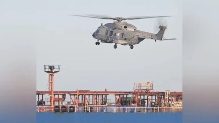 রাশিয়ার ‘ছায়া’ ট্যাংকার জাহাজ জব্দ করল ফ্রান্স