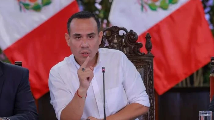 চীনা ব্যবসায়ীকে নিয়ে কেলেঙ্কারিতে পেরুর প্রেসিডেন্ট অপসারিত