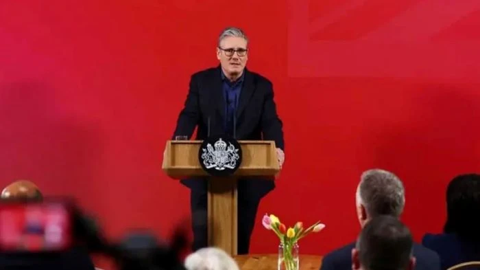 ক্ষমা চেয়েও পদত্যাগের চাপে ব্রিটিশ প্রধানমন্ত্রী স্টারমার