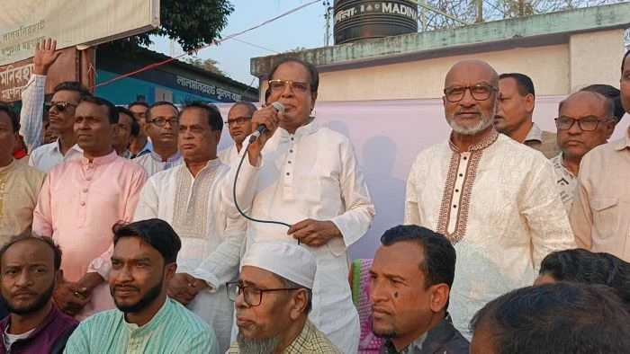 ‎ঈদের আগেই ফ্যামিলি কার্ড ও ২৫ কোটি বৃক্ষরোপণ: লালমনিরহাটে ত্রাণমন্ত্রী দুলু