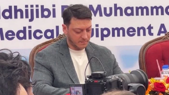 মানবিক সফরে ঢাকায় এলেন বিশ্বকাপজয়ী মেসুত ওজিল