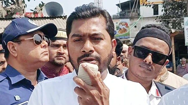 যে কারণে শ্রম মন্ত্রণালয় থেকে সরানো হলো নুরকে