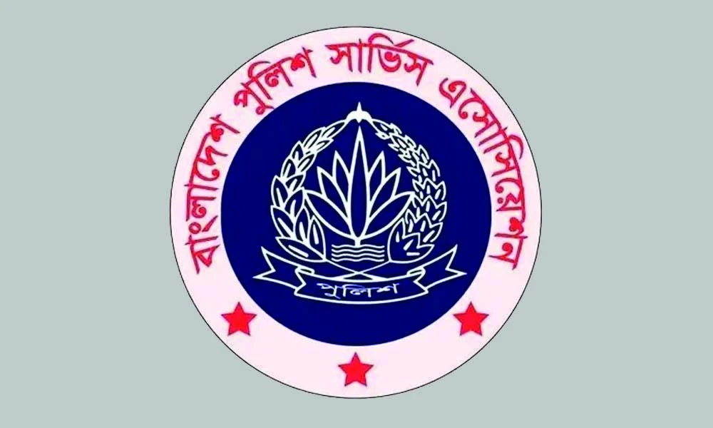 পুনর্বিবেচনার দাবি পুলিশের পোশাক পরিবর্তনের সিদ্ধান্ত