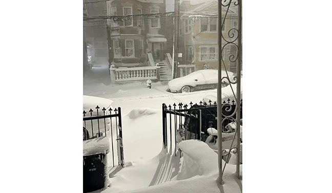 শীতকালীন তুষারঝড়ে বিপর্যস্ত যুক্তরাষ্ট্রের জনজীবন (ভিডিও)