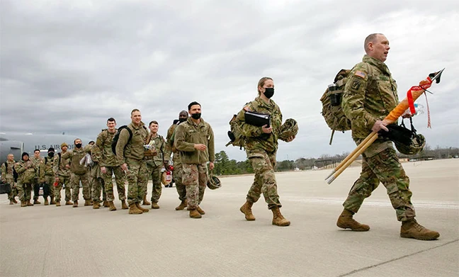 ইরানি হুঁশিয়ারির পর মধ্যপ্রাচ্যে টানটান পরিস্থিতি, দুই ঘাঁটি থেকে সেনা সরাচ্ছে যুক্তরাষ্ট্র
