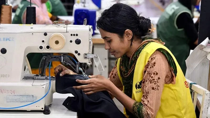 নির্বাচ‌নের আ‌গে বিদেশিদের সঙ্গে বড় বড় চুক্তি, সরকারের তড়িঘড়ি সিদ্ধান্ত নিয়ে প্রশ্ন