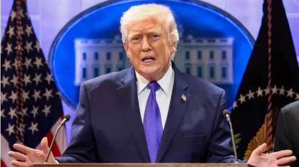 শুল্ক আরোপ নিয়ে সুপ্রিম কোর্টের রায়ের বিরুদ্ধে যাচ্ছেন ট্রাম্প