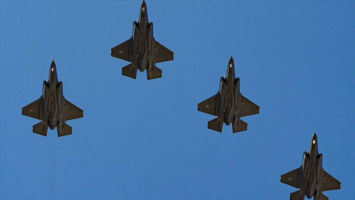 মধ্যপ্রাচ্যে একদিনে ৫০টিরও বেশি যুদ্ধবিমান মোতায়েন করলো যুক্তরাষ্ট্র