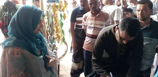 কালীগঞ্জে পেট্রোল, ডিজেল নির্ধারিত মূল্যের চেয়ে বেশি দামে বিক্রির দায়ে ১০ হাজার টাকা জরিমানা 