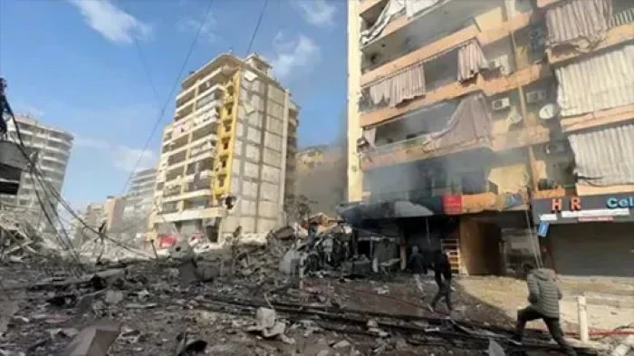 লেবাননের বিভিন্ন এলাকায় ইসরাইলের বিমান হামলায় নিহত ৩০০