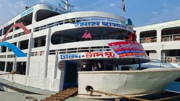 সদরঘাটের চাপ কমাতে বসিলা থেকে শুরু হলো লঞ্চ চলাচল