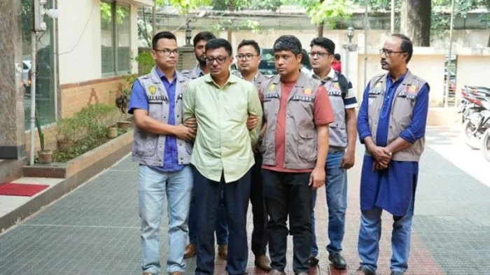 ভুয়া গেজেট প্রকাশ করে প্রধানমন্ত্রীর উপদেষ্টা সেজে ১,০০০ কোটি টাকা ঋণের আবেদন