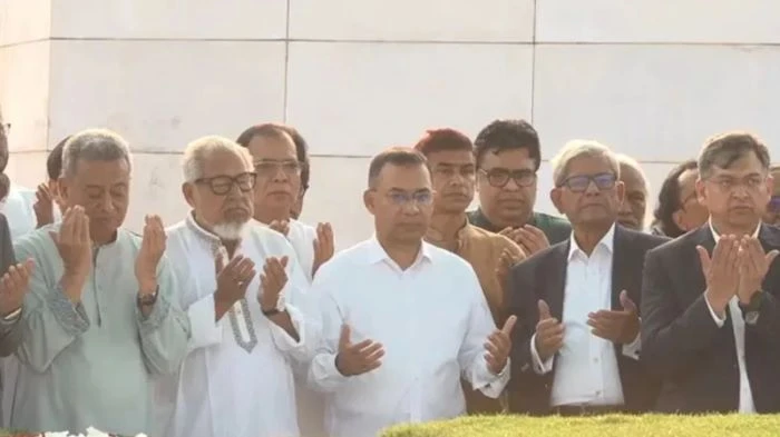 স্বাধীনতা দিবসে মা-বাবার সমাধিতে প্রধানমন্ত্রীর শ্রদ্ধা