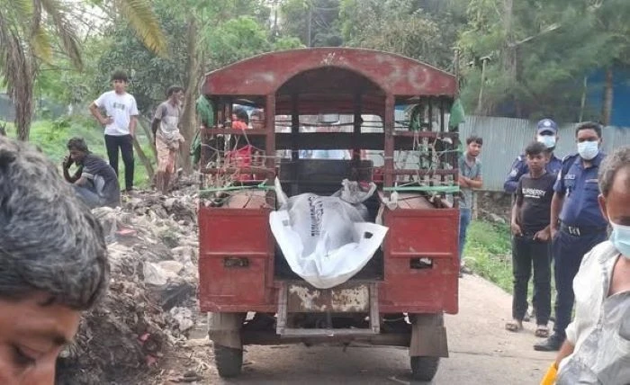 নোয়ালীতে খাল থেকে যুবকের গলাকাটা মরদেহ উদ্ধার