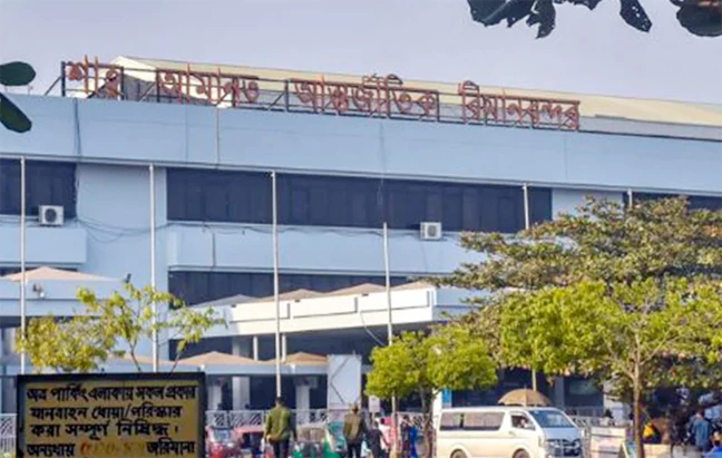 বৈরী আবহাওয়া: ঢাকায় না নেমে চট্টগ্রামে নামলো ৫ ফ্লাইট